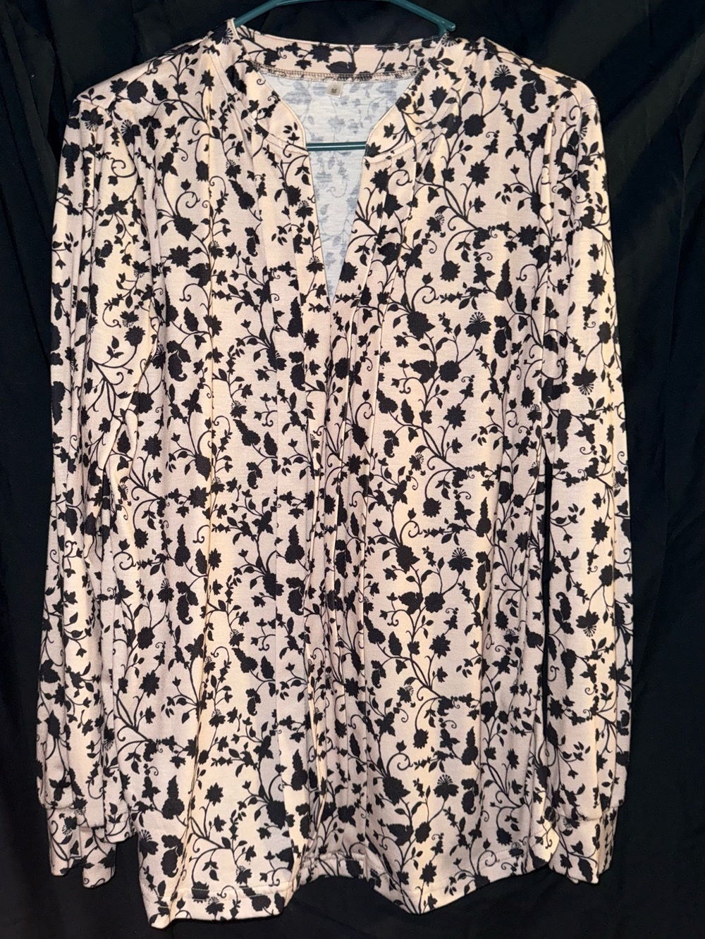Women's Black Floral Long-Sleeve V-Neck Top in Cream